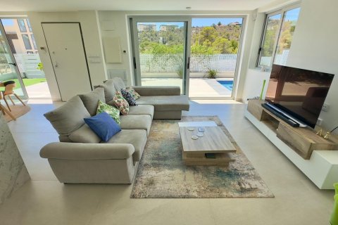 3 bedrooms Villa in Long Dinh, Vietnam No. 27738 2