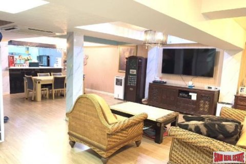 4 bedrooms House in Bangkok, Thailand No. 96305 29