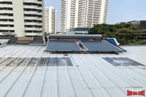 4 bedrooms House in Bangkok, Thailand No. 96305 2