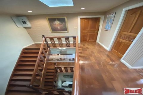 4 bedrooms House in Bangkok, Thailand No. 96305 11
