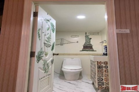 4 bedrooms House in Bangkok, Thailand No. 96305 22