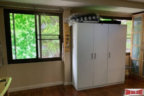 4 bedrooms House in Bangkok, Thailand No. 96305 4