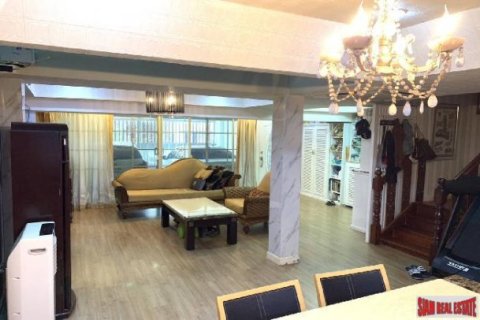 4 bedrooms House in Bangkok, Thailand No. 96305 30