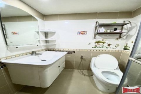 4 bedrooms House in Bangkok, Thailand No. 96305 14