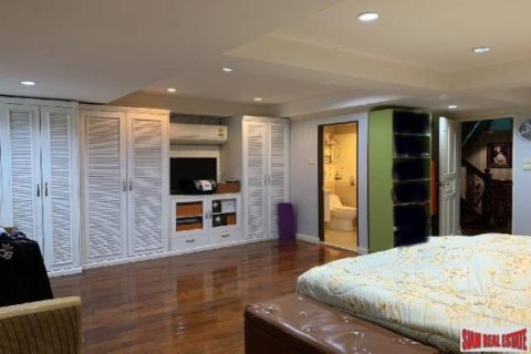 4 bedrooms House in Bangkok, Thailand No. 96305 12