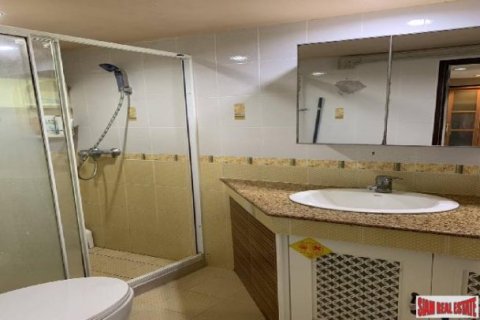 4 bedrooms House in Bangkok, Thailand No. 96305 6