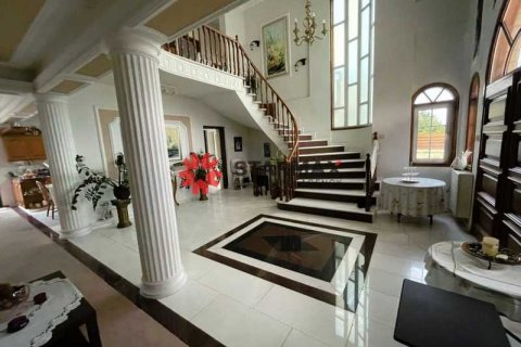 4 bedrooms House in Pyla, Cyprus No. 82726 1