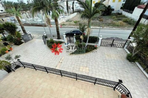 4 bedrooms House in Pyla, Cyprus No. 82726 14