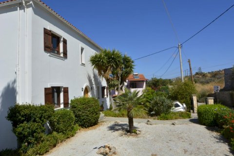 3 bedrooms House in Chania, Greece No. 23843 3