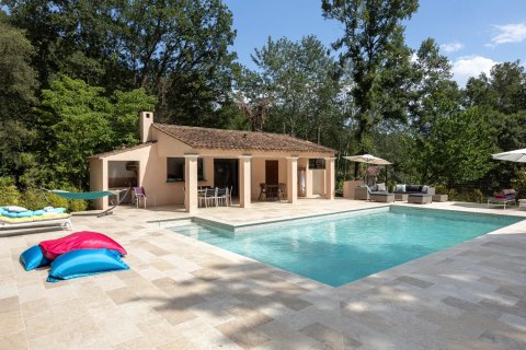 4 bedrooms House in La Motte, France No. 99775 2