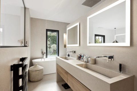 Вилла с 4 спальнями в Сен-Поль-де-Ванс, Франция №99756 10