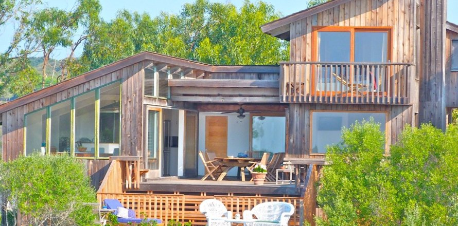 5 bedrooms Villa in Bonifacio, France No. 104706