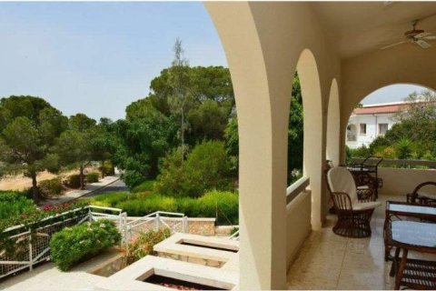 3 bedrooms House in Paphos, Cyprus No. 37220 4