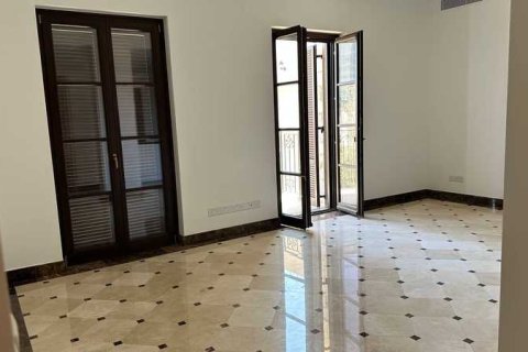 3 bedrooms Apartment in Limassol, Cyprus No. 102281 2