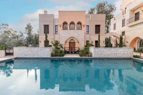 3 bedrooms Apartment in Limassol, Cyprus No. 102281 3