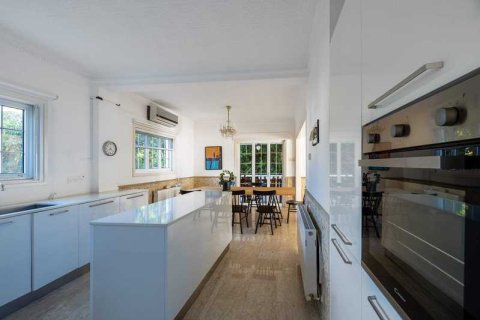 Вилла с 4 спальнями в Айя Напа, Кипр №29055 11