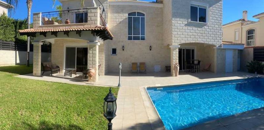 3 bedrooms House in Agios Tychonas, Cyprus No. 80053