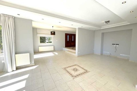 5 bedrooms Villa in Germasogeia, Cyprus No. 75384 8