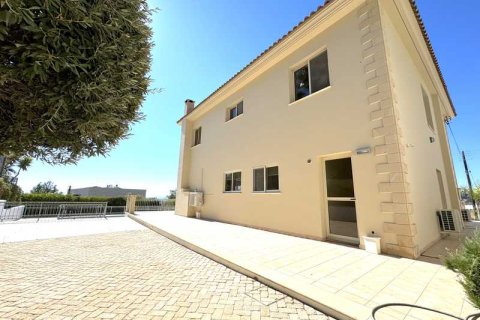 5 bedrooms Villa in Germasogeia, Cyprus No. 75384 4