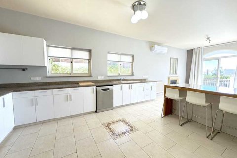 5 bedrooms Villa in Germasogeia, Cyprus No. 75384 9