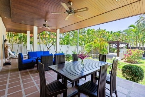 3 bedrooms Villa in Rawai, Thailand No. 97359 6