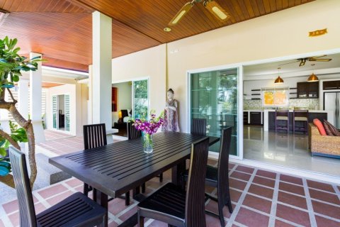 3 bedrooms Villa in Rawai, Thailand No. 97359 11