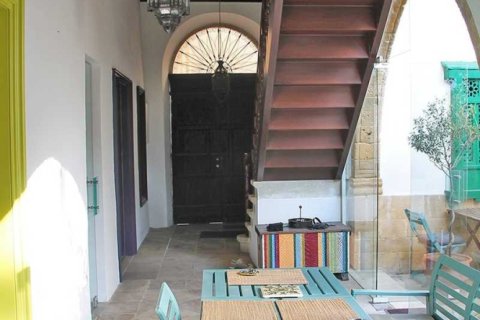 3 bedrooms House in Nicosia, Cyprus No. 101796 3