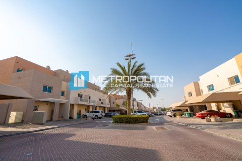 3 dormitorios Villa en Al Reef, UAE No. 123376