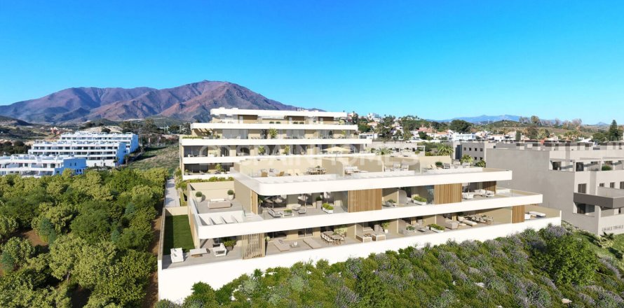 3 bedrooms Penthouse in Estepona, Spain No. 89797