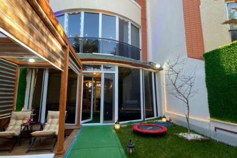 5 bedrooms Villa in Istanbul, Turkey No. 15156