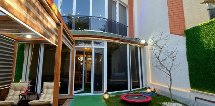 5 bedrooms Villa in Istanbul, Turkey No. 15156