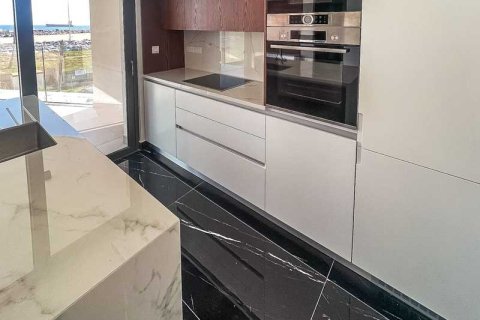 2 bedrooms Apartment in Larnaca, Cyprus No. 103553 5