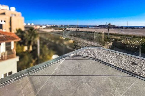 2 bedrooms Apartment in Larnaca, Cyprus No. 103553 16