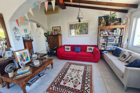 6 bedrooms Villa in Tala, Cyprus No. 36749 2