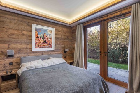 6 bedrooms House in Combloux, France No. 99535 10