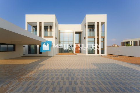 5 bedrooms Villa in Abu Dhabi, UAE No. 122898