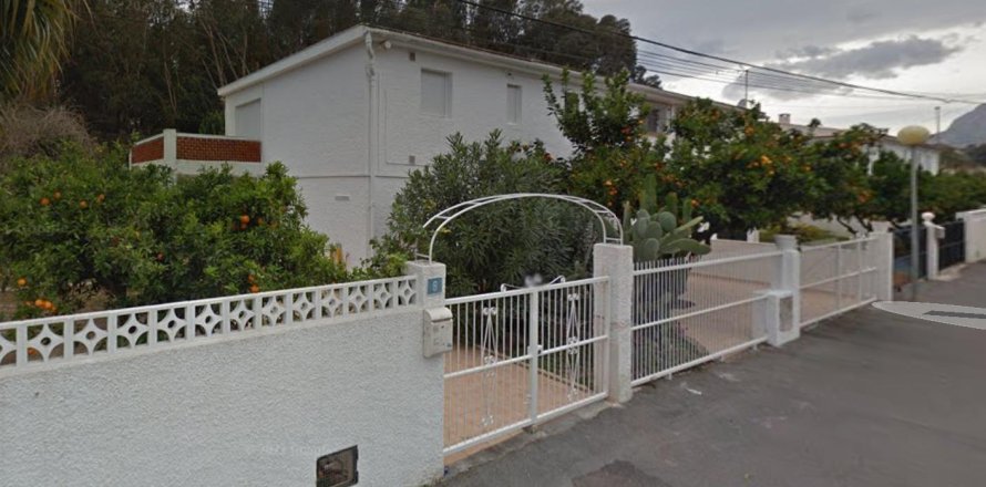 3 bedrooms House in Albir, Spain No. 124681