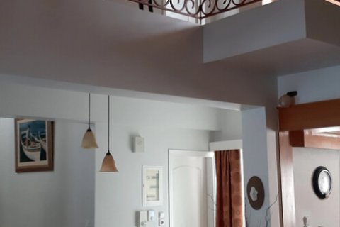 4 dormitorios House en Kalyvia Thorikou, Greece No. 107767 3