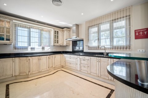 6 bedrooms Villa in Cat Trinh, Vietnam No. 83908 14