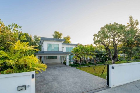 3 bedrooms Hotel in Hoang Van, Vietnam No. 98640 1