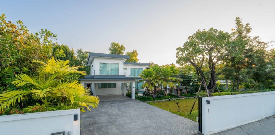 3 bedrooms Hotel in Hoang Van, Vietnam No. 98640