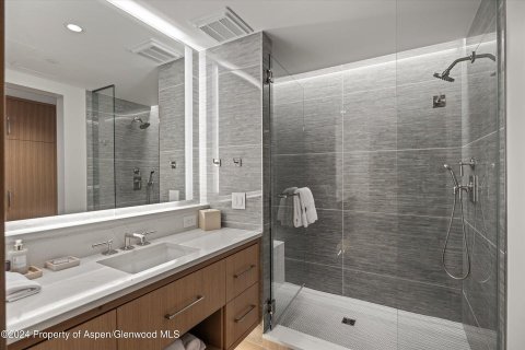 3 dormitorios Condominio  en Snowmass Village, USA No. 75404 17
