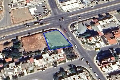 Commercial property in Kato Polemidia, Cyprus No. 70875 1