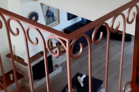 4 dormitorios House en Kalyvia Thorikou, Greece No. 107757 13