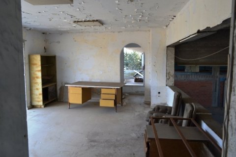 1800m² Commercial property in Thessaloniki, Greece No. 59947 8