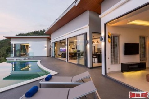 3 bedrooms Villa on the Chaweng Beach, Thailand No. 95922 16