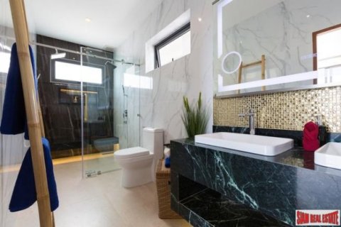 3 bedrooms Villa on the Chaweng Beach, Thailand No. 95922 18