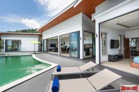 3 bedrooms Villa on the Chaweng Beach, Thailand No. 95922 30