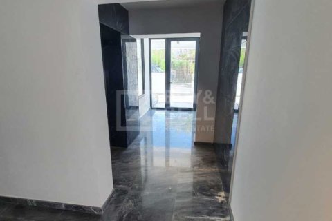 3 bedrooms Apartment in Limassol, Cyprus No. 64118 7