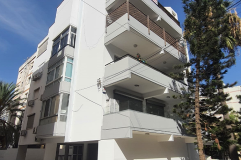 3 bedrooms Apartment in Limassol, Cyprus No. 35083 4